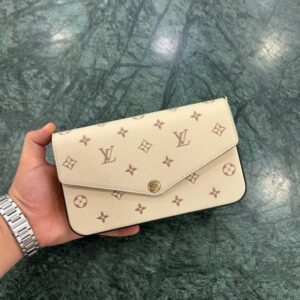 Louis Vuitton - Image 9