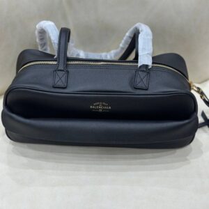 Balenciaga small leather Carrie bowling - Image 3