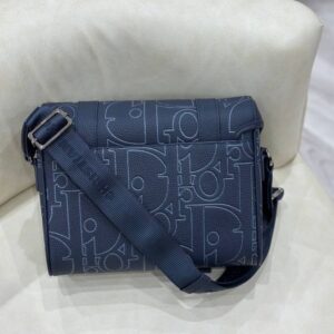 Christian Dior Hit the Road Messenger - Image 3