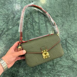 Louis Vuitton Pochette Métis East West - Image 9