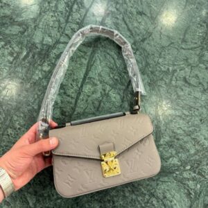 Louis Vuitton Pochette Métis East West - Image 10