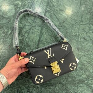 Louis Vuitton Pochette Métis East West - Image 4