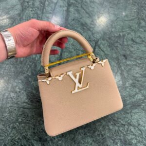 Louis Vuitton Capucines Small - Image 4