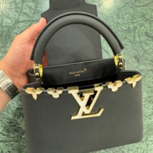 Louis Vuitton Capucines Small - Image 7