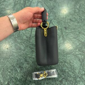 Louis Vuitton Capucines Small - Image 8
